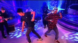 Rizzle Kicks Perform Mama Do The Hump