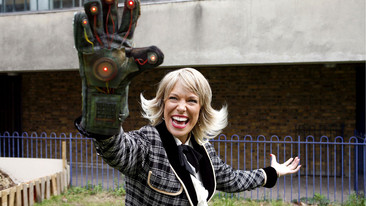 MI High: Series 3: The Glove